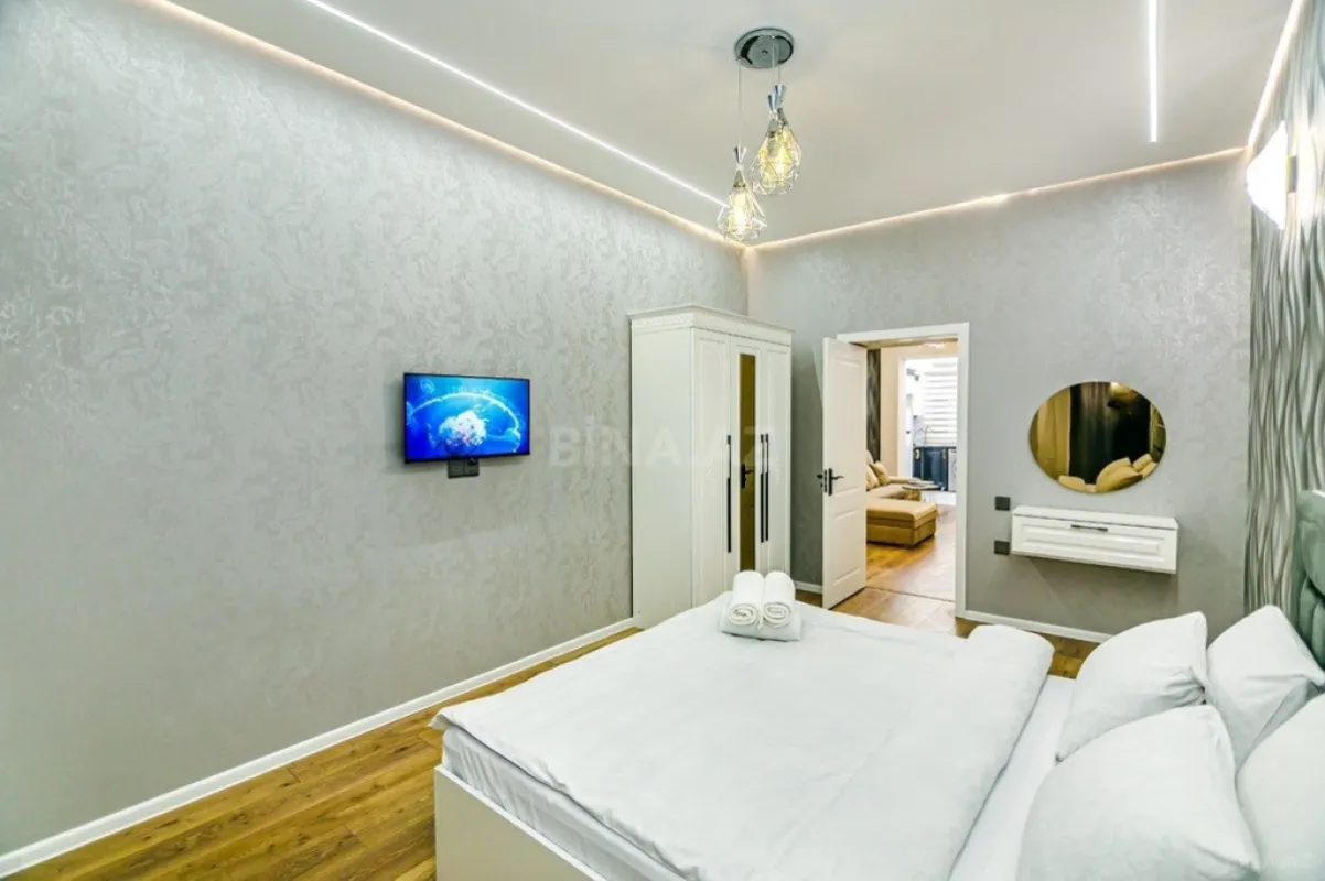 Kirayə verilir 4 otaqlı mənzil 147 m²