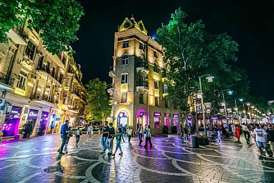 Kirayə verilir 4 otaqlı mənzil 147 m² — Bakı, Sahil qəs. 4 otaq 147.00 m²