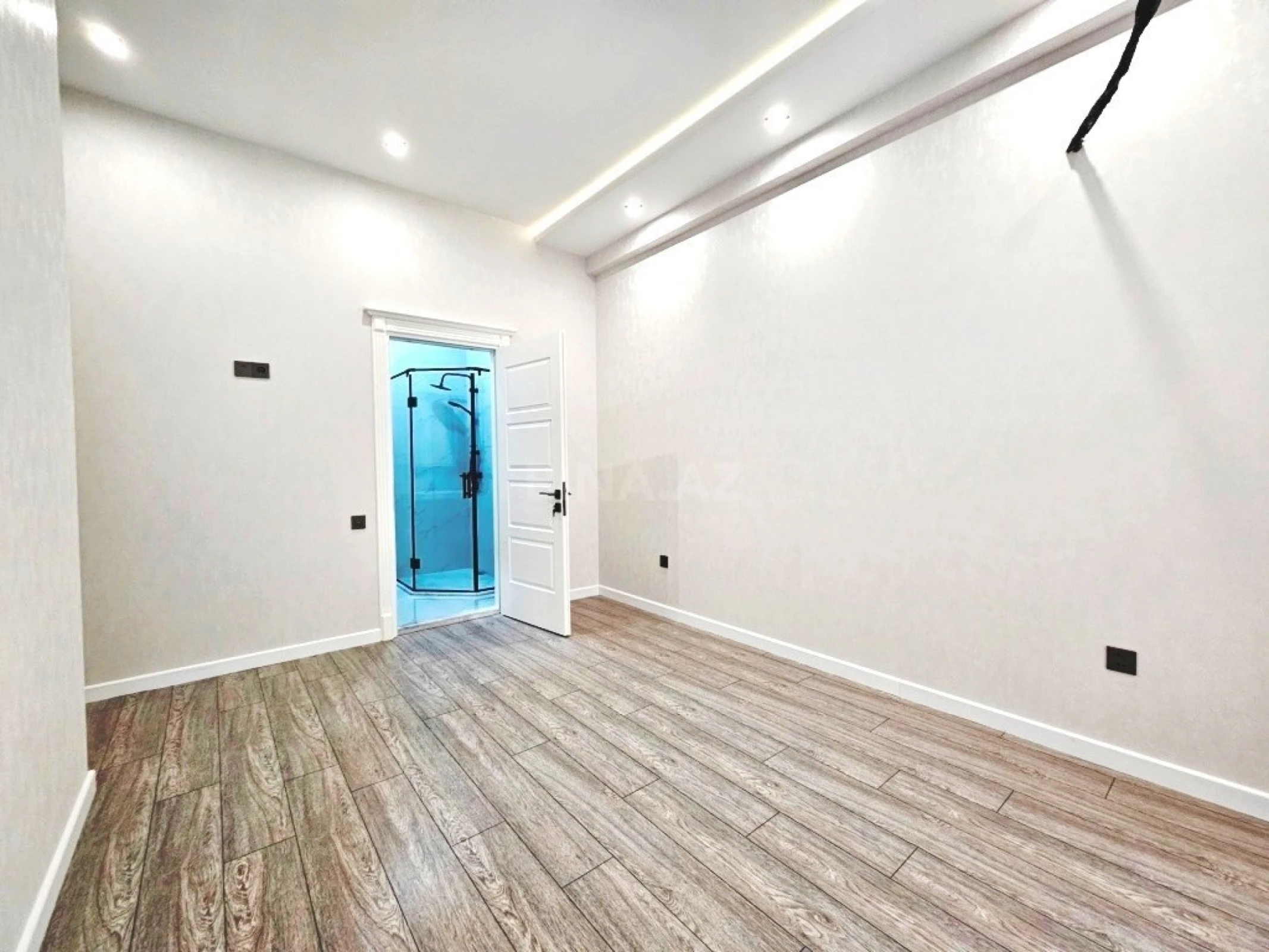 Satılır 3 otaqlı mənzil 97 m²