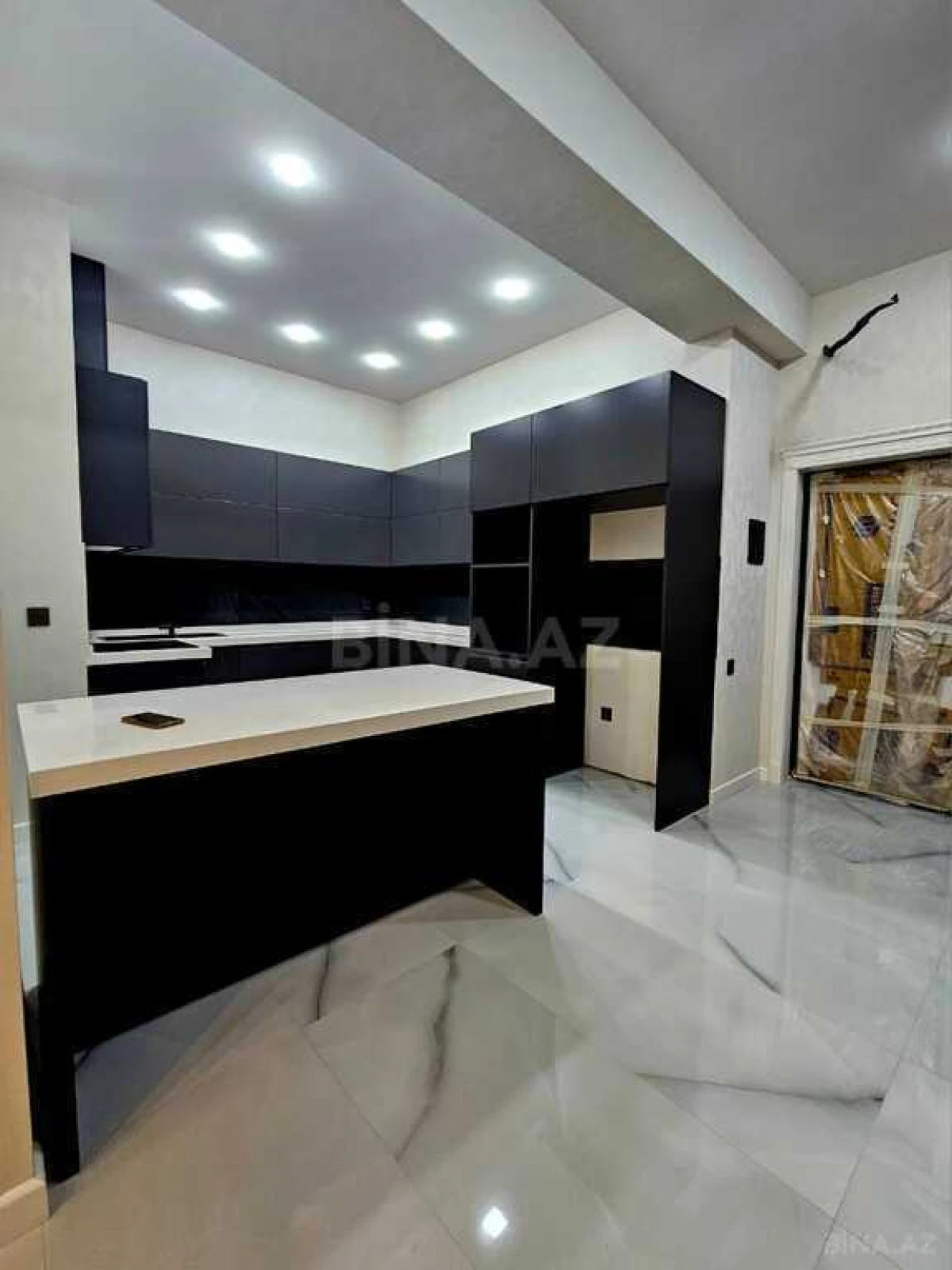 Satılır 3 otaqlı mənzil 97 m²