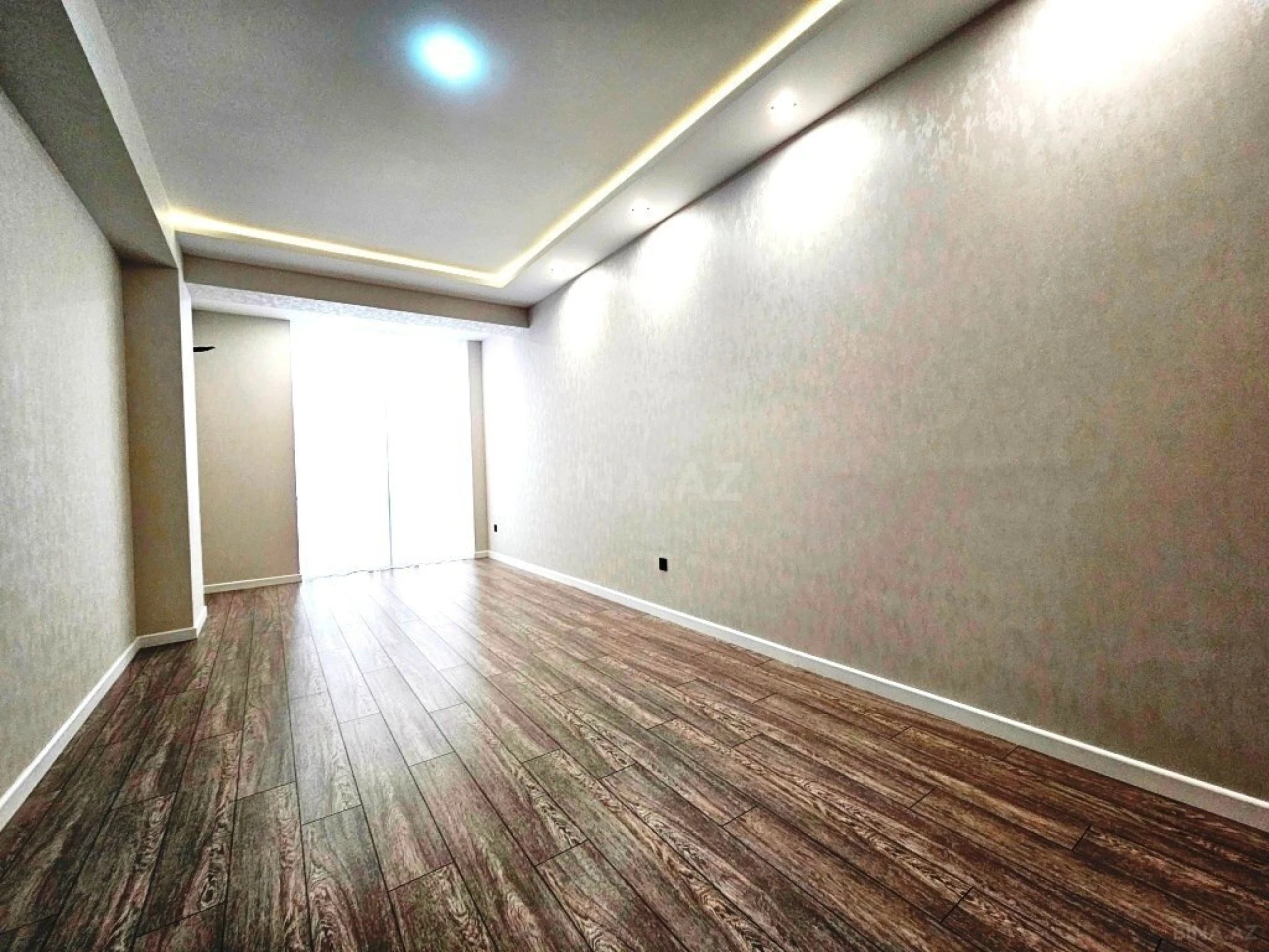 Satılır 3 otaqlı mənzil 97 m²