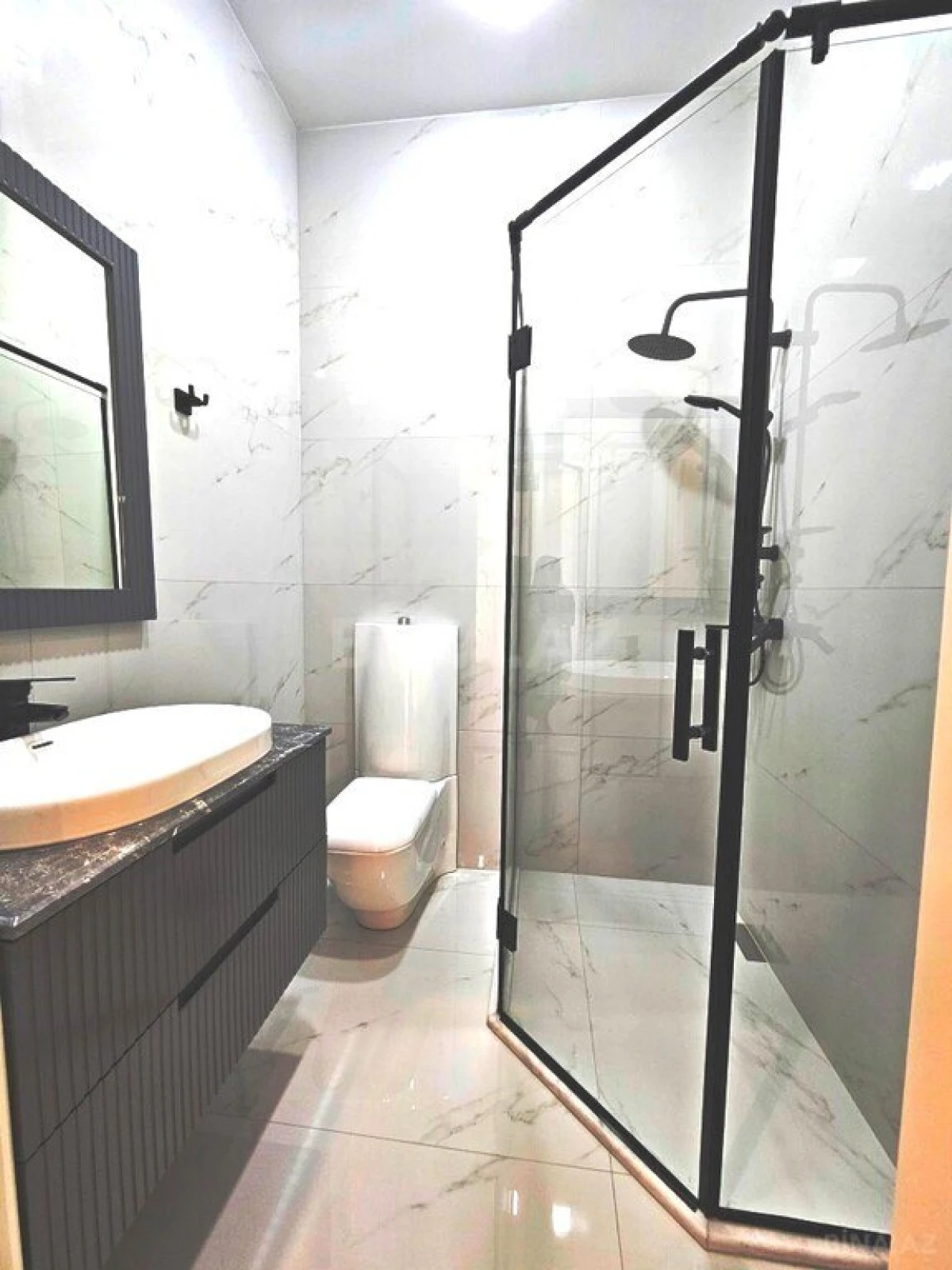 Satılır 3 otaqlı mənzil 97 m²