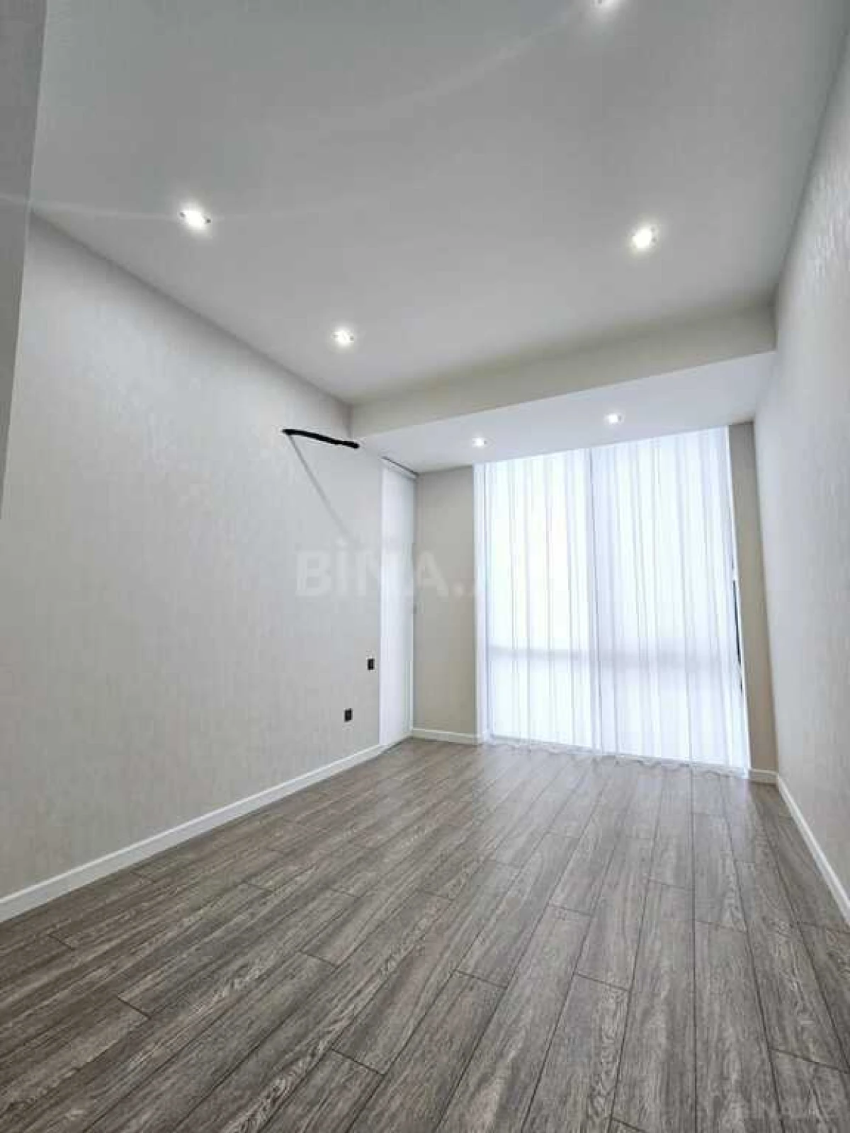 Satılır 3 otaqlı mənzil 97 m²