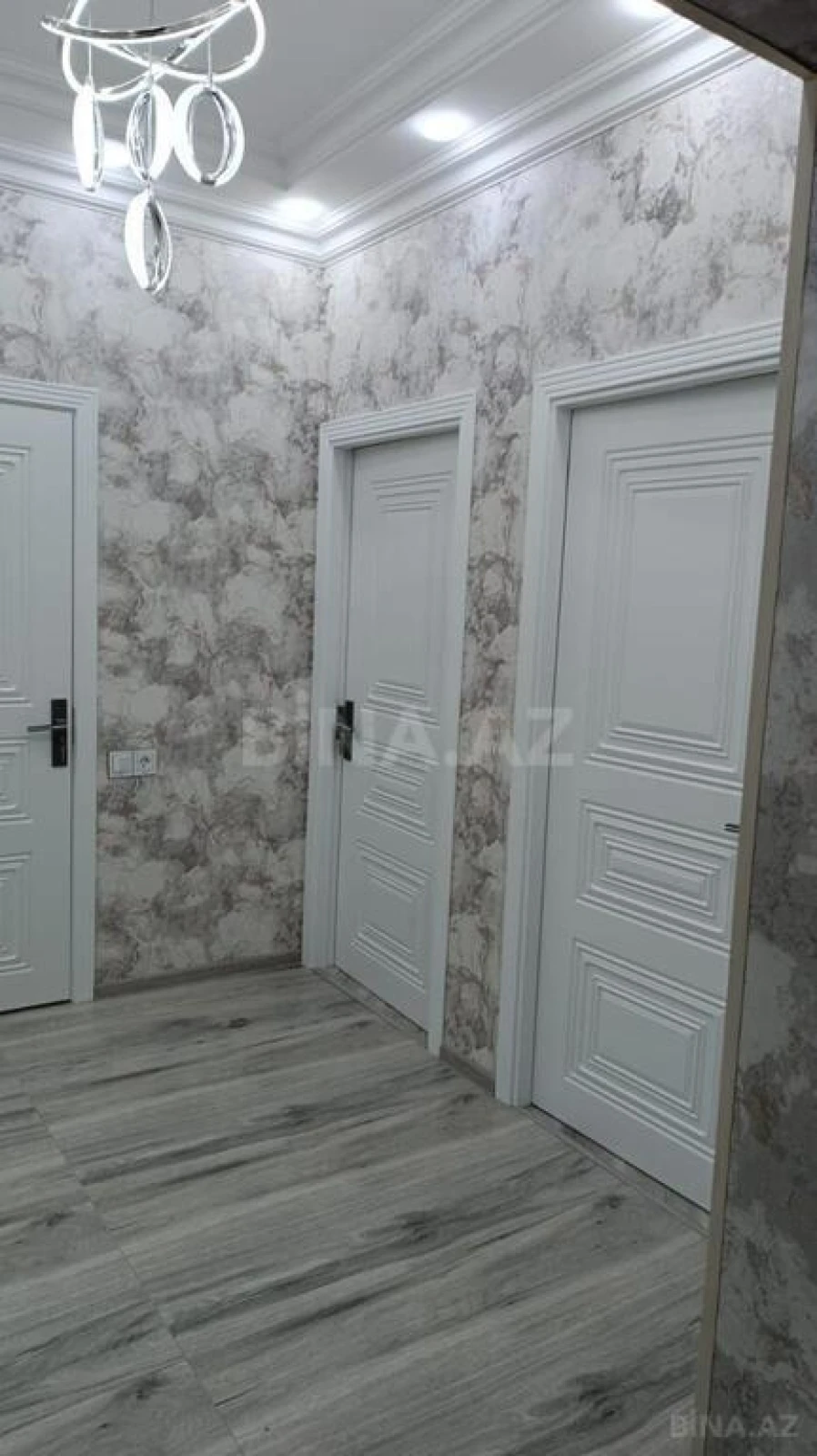 Satılır 2 otaqlı mənzil 70 m²
