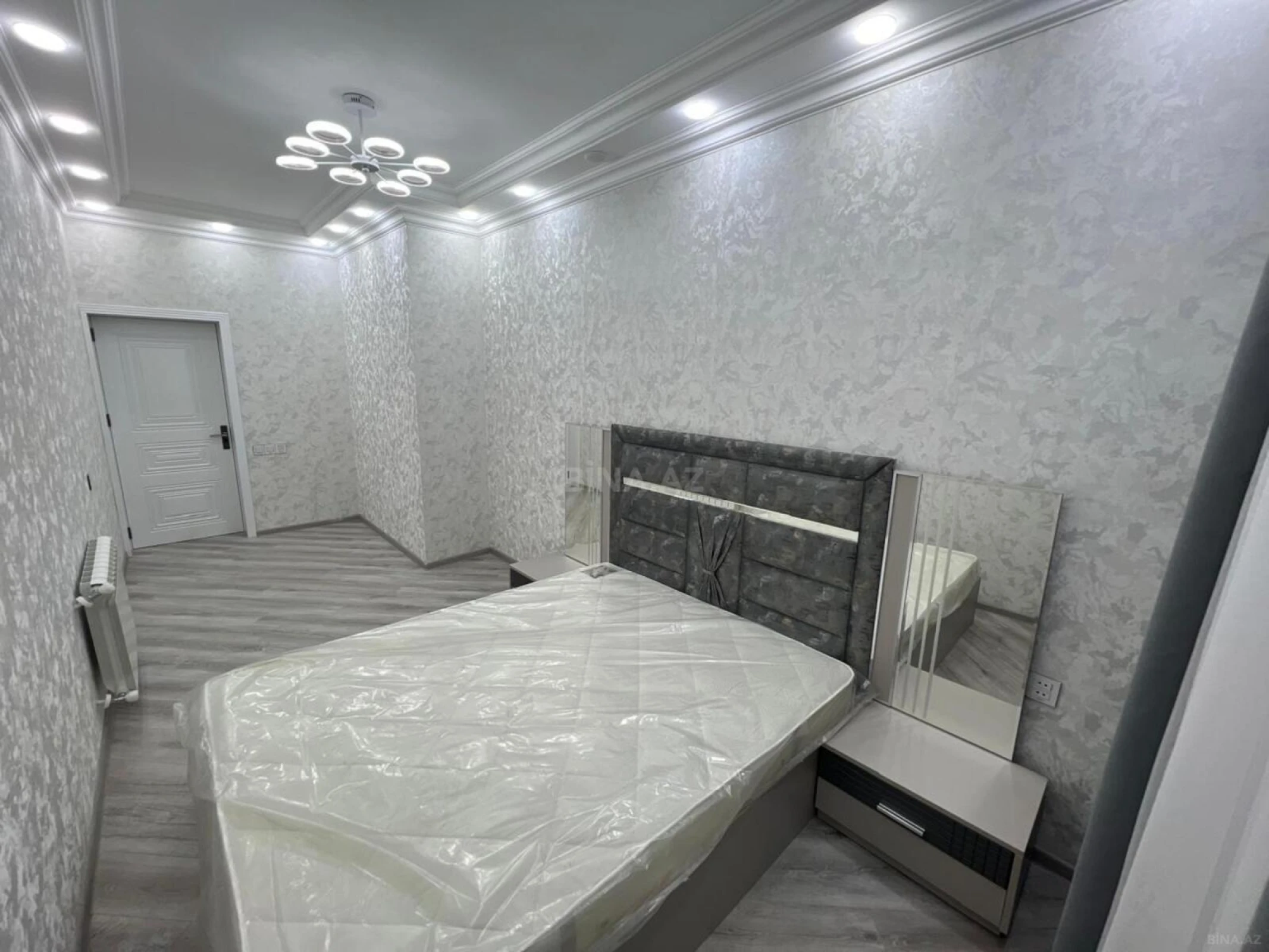 Satılır 2 otaqlı mənzil 70 m²