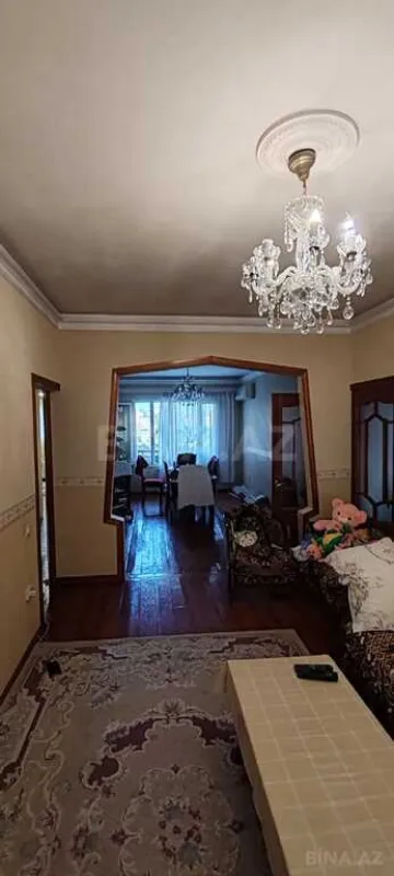 Satılır 5 otaqlı mənzil 125 m²