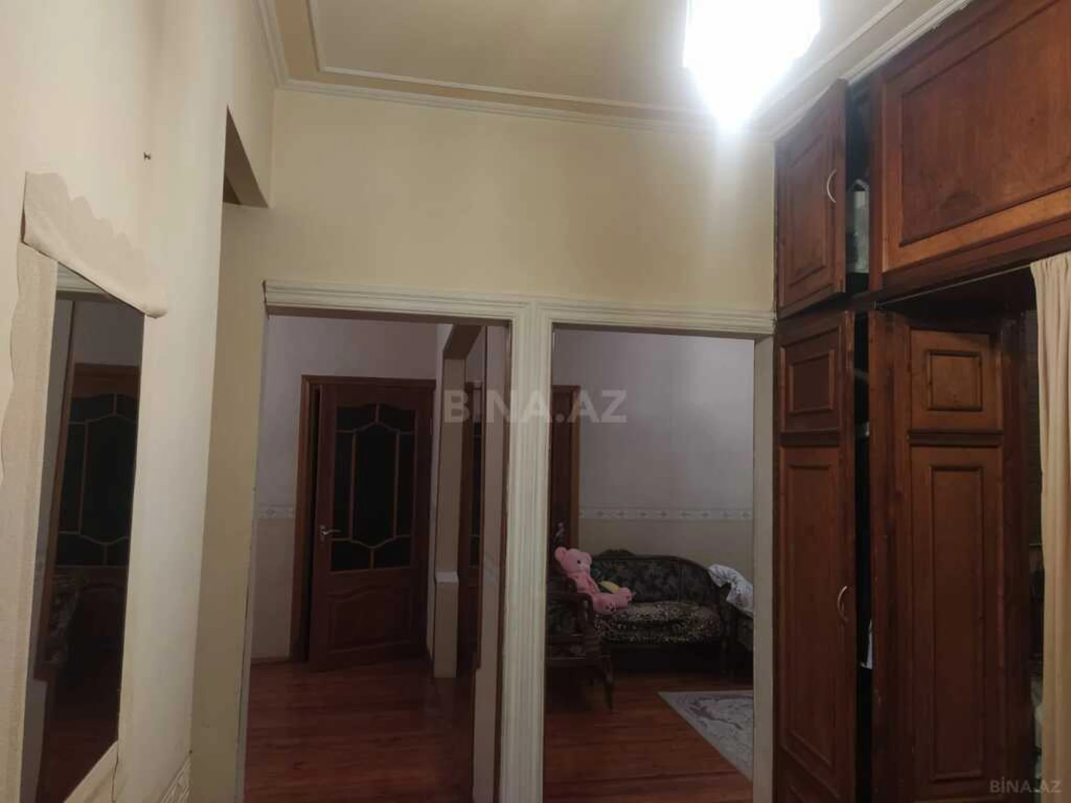 Satılır 5 otaqlı mənzil 125 m²