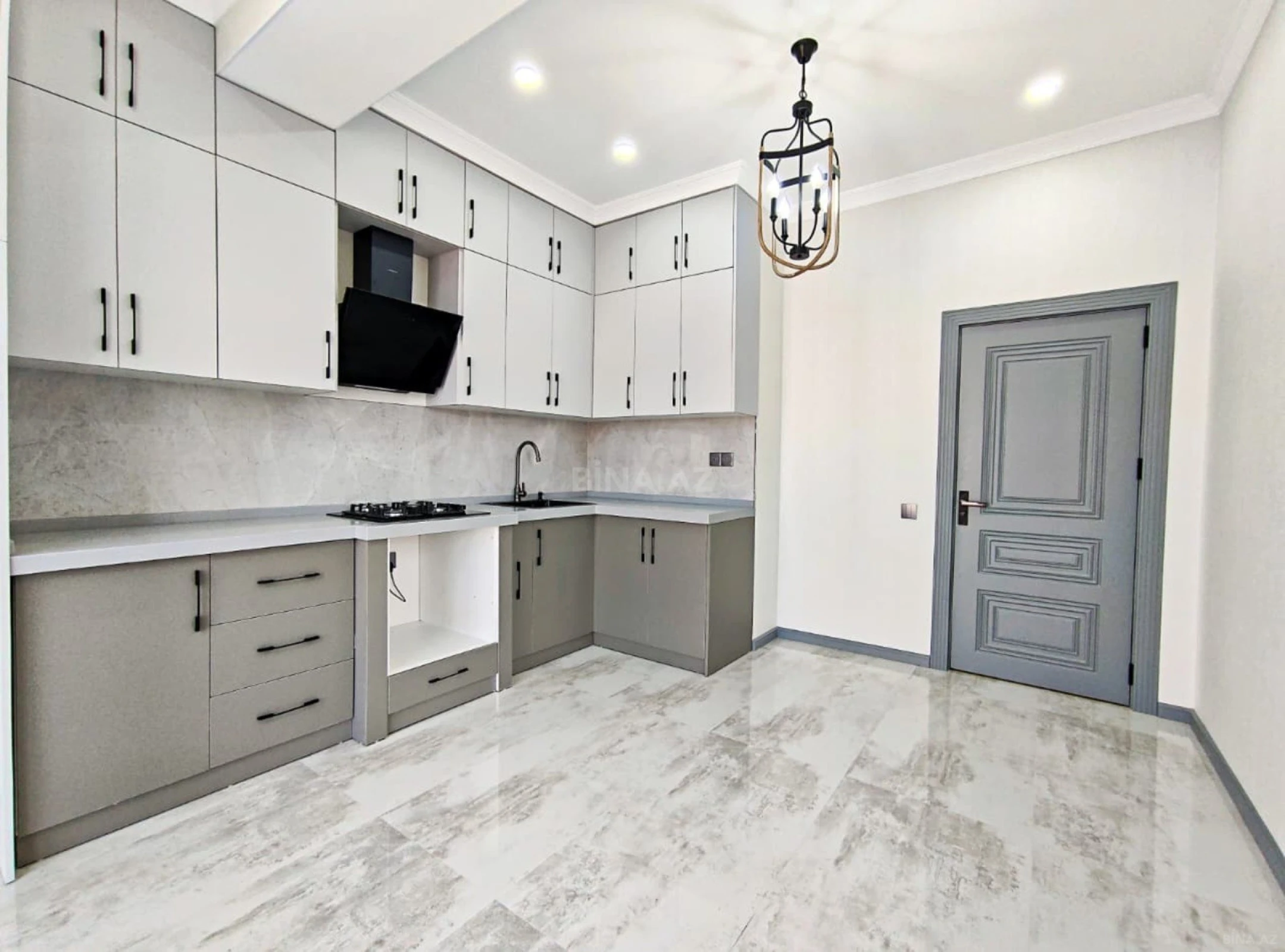Satılır 2 otaqlı mənzil 85 m²