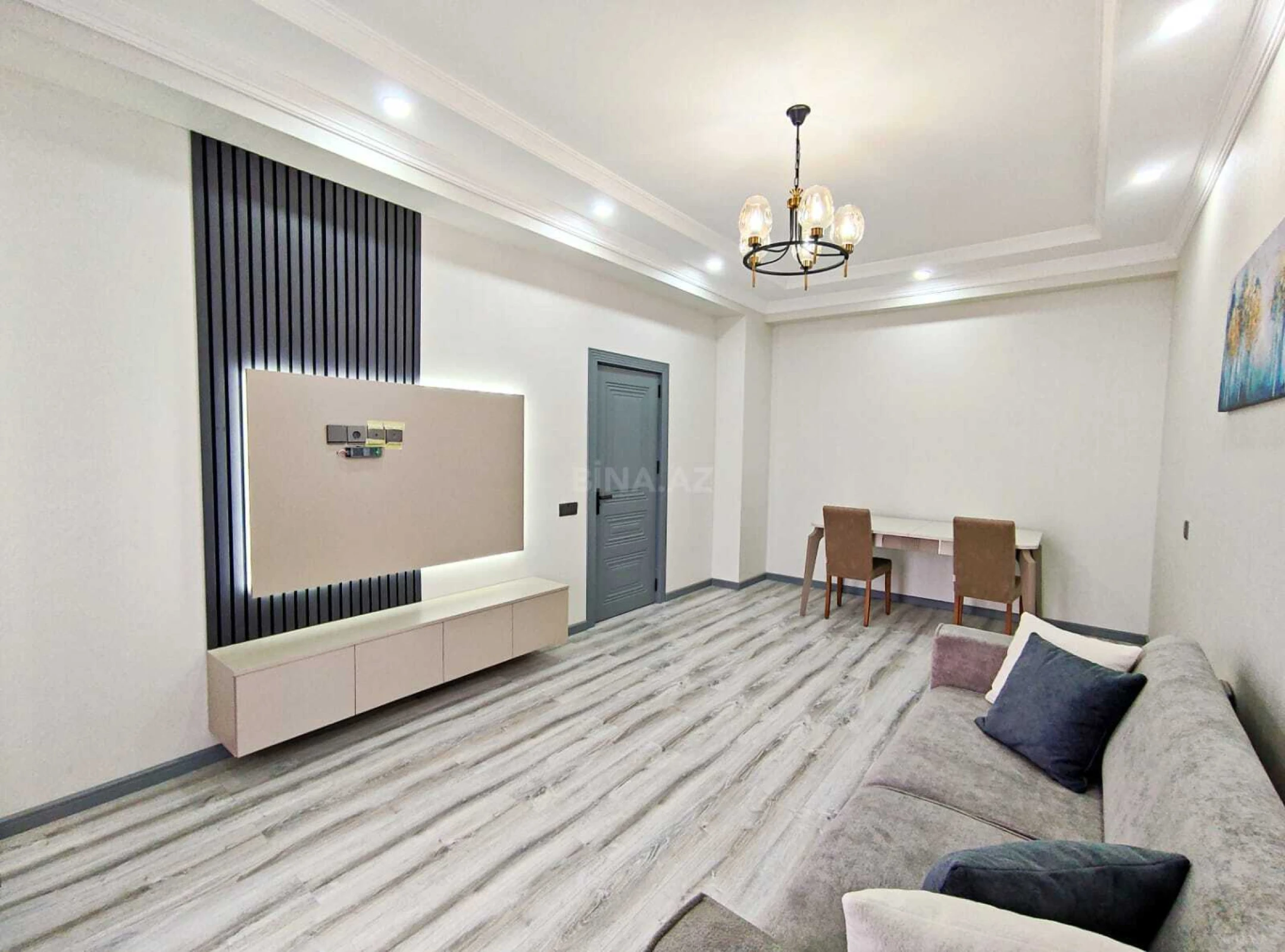 Satılır 2 otaqlı mənzil 85 m²