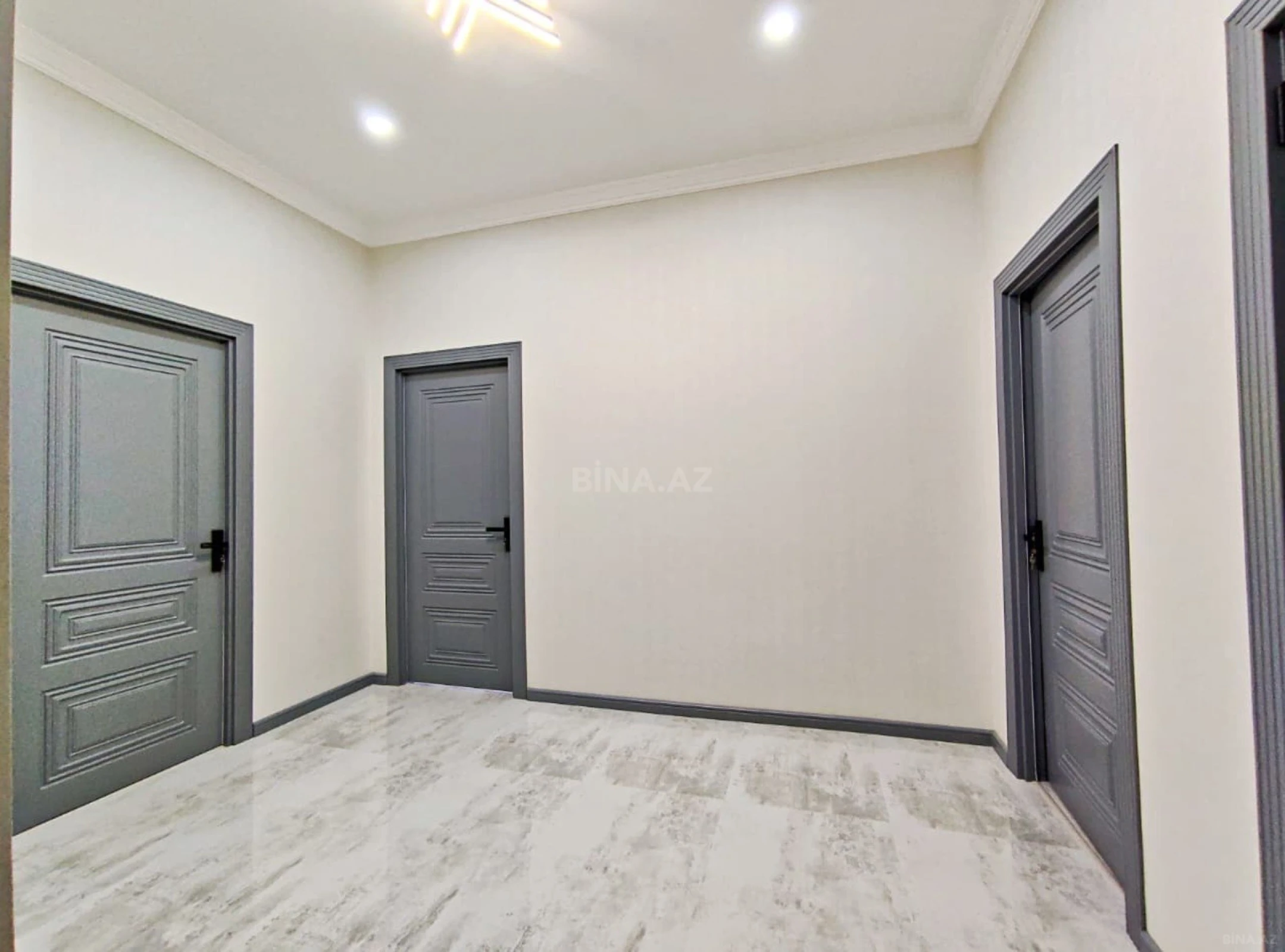 Satılır 2 otaqlı mənzil 85 m²