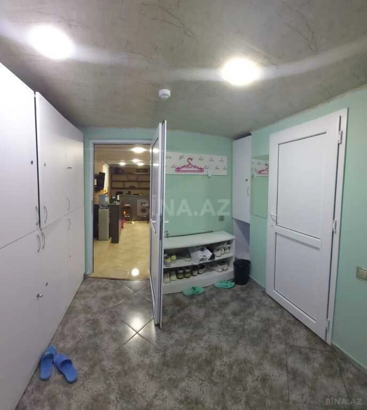 Satılır obyekt 143 m²