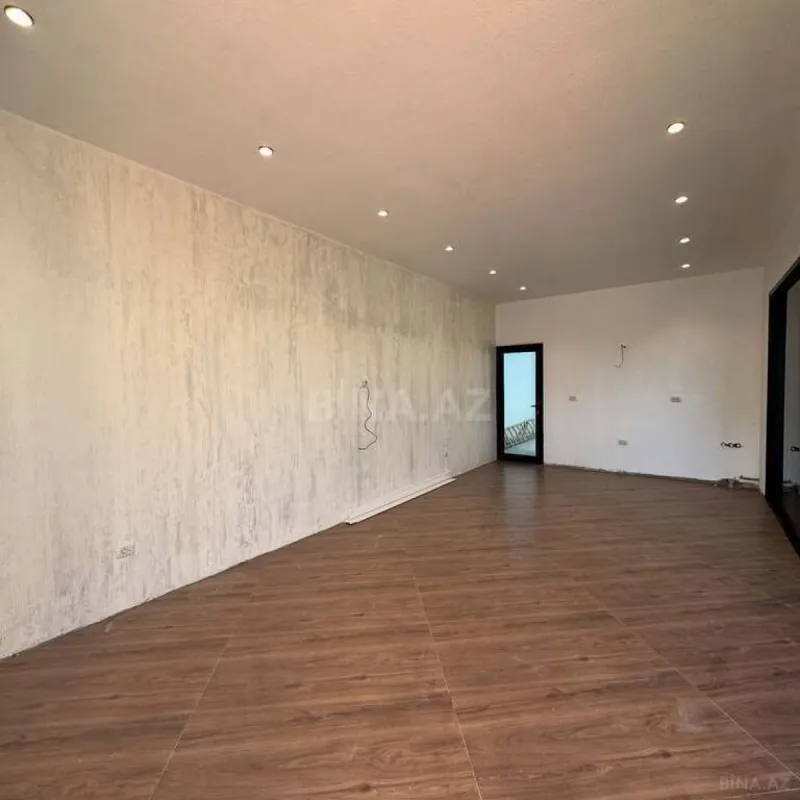 Satılır 5 otaqlı həyət evi 200 m²