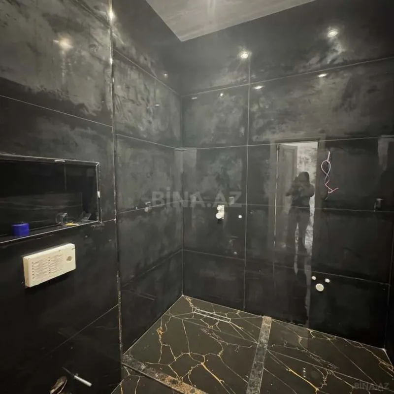 Satılır 5 otaqlı həyət evi 200 m²