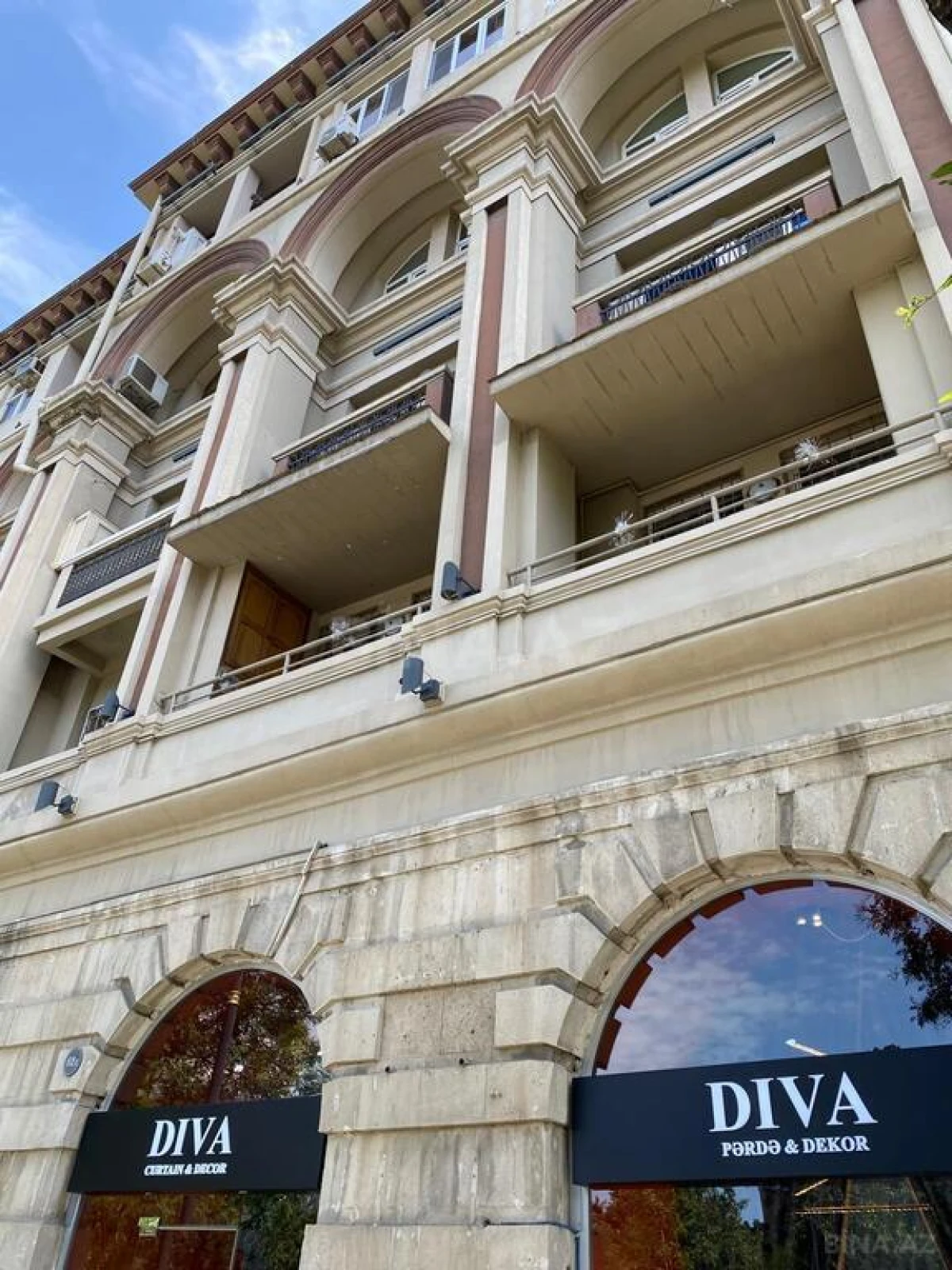 Satılır 3 otaqlı mənzil 100 m²