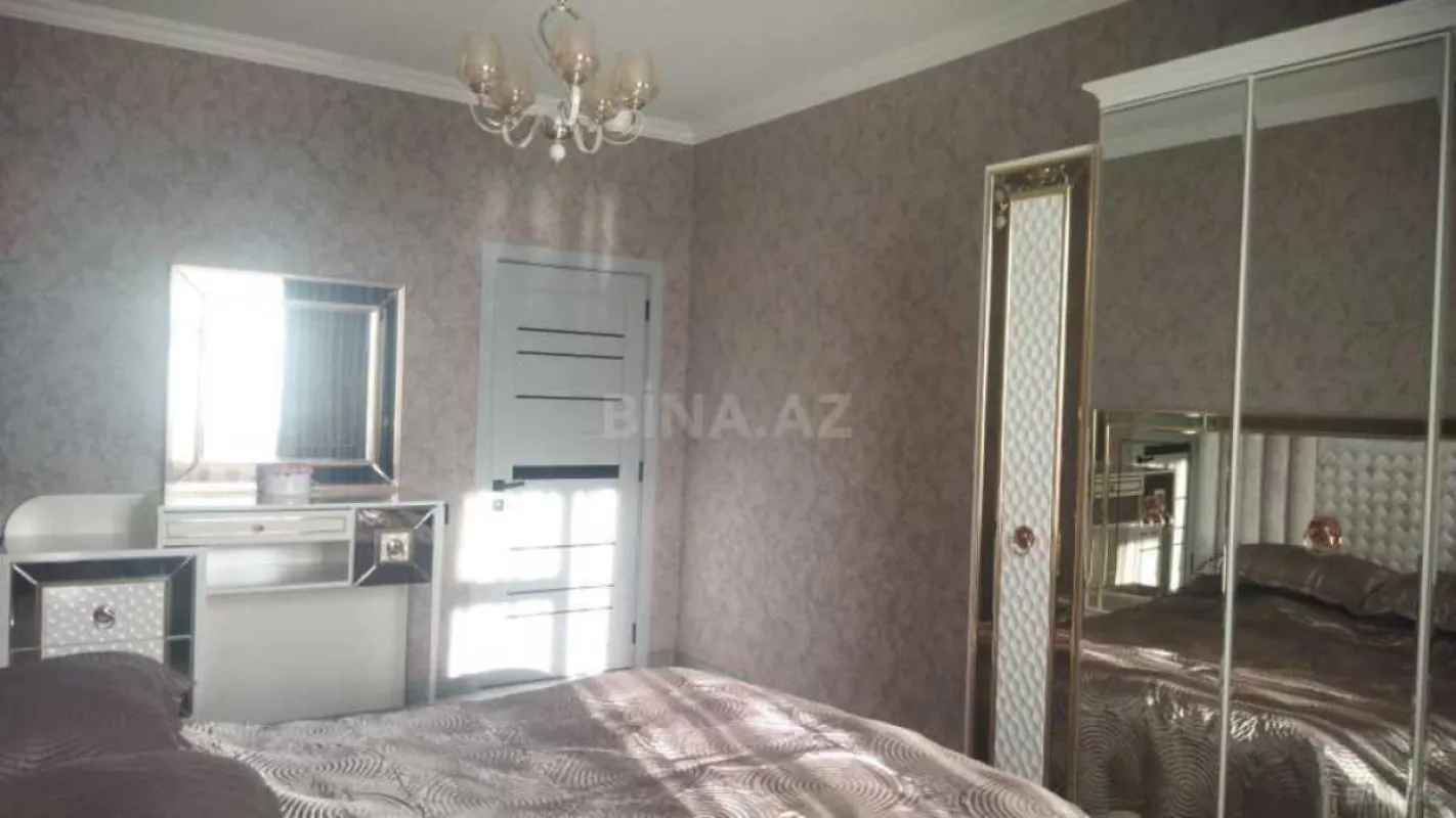 Satılır 3 otaqlı mənzil 110 m²