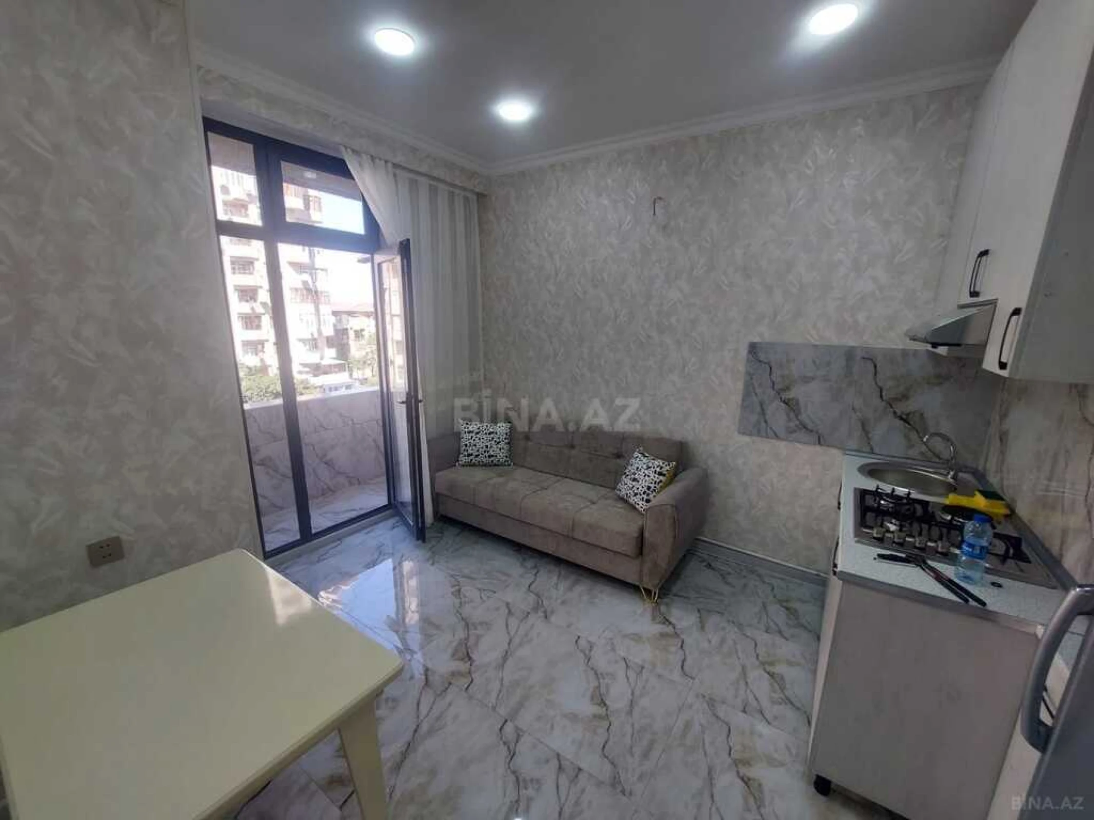 Kirayə verilir 2 otaqlı mənzil 45 m²