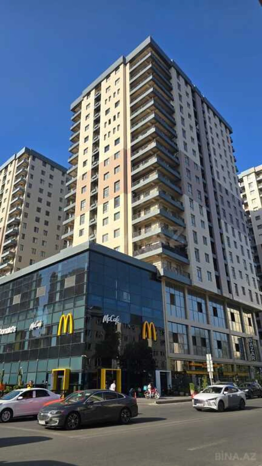 Satılır 4 otaqlı mənzil 193 m²