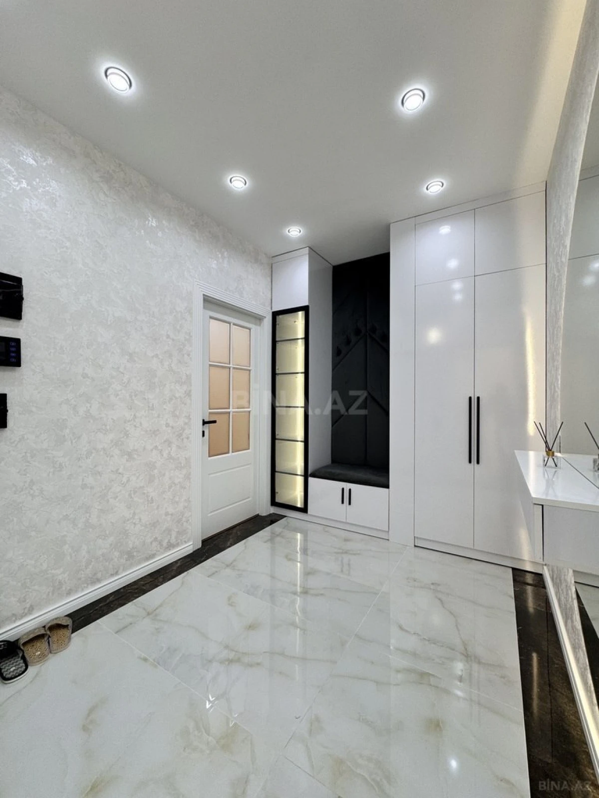 Satılır 2 otaqlı mənzil 60 m²