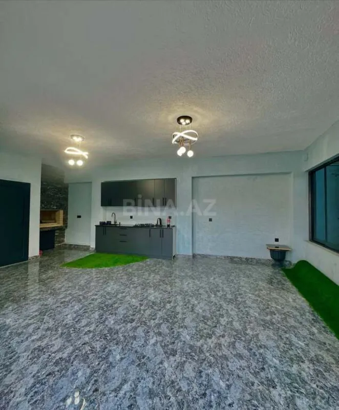 Satılır 5 otaqlı həyət evi 240 m²