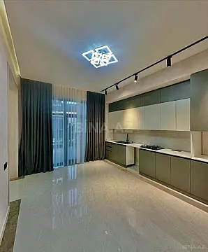 Satılır 5 otaqlı həyət evi 240 m²