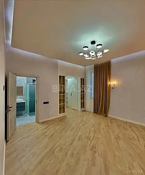 Satılır 5 otaqlı həyət evi 240 m²