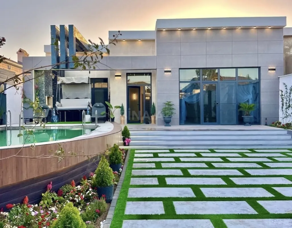 Satılır 5 otaqlı həyət evi 240 m²