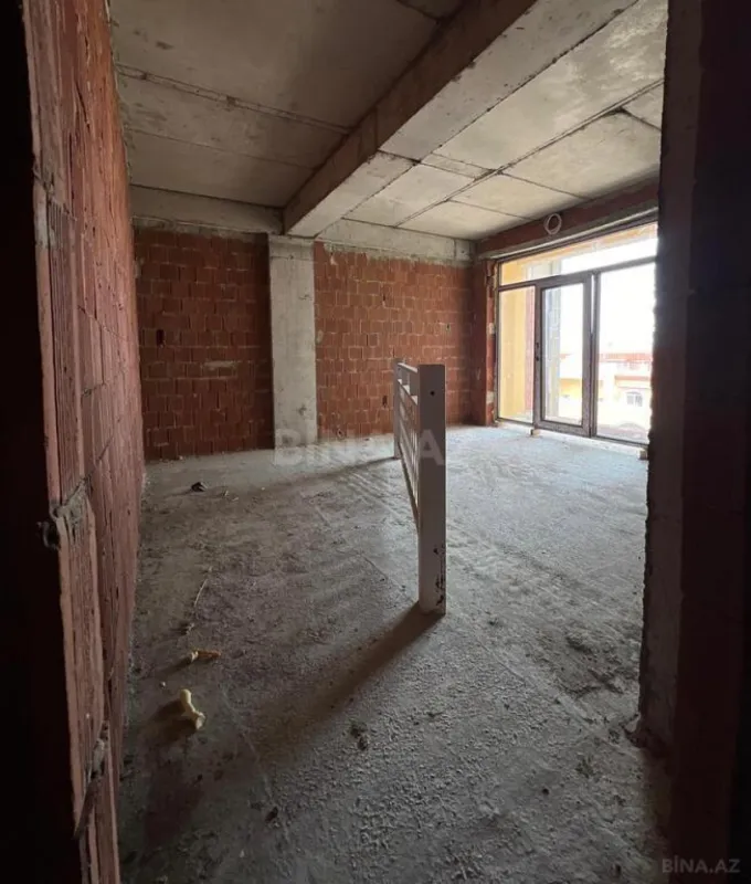 Satılır 3 otaqlı mənzil 174 m²