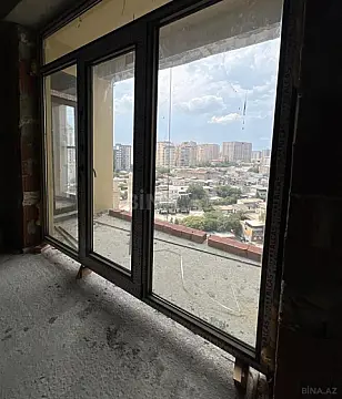 Satılır 3 otaqlı mənzil 174 m²