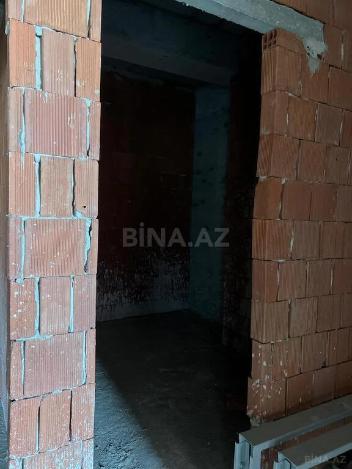 Satılır 3 otaqlı mənzil 174 m²