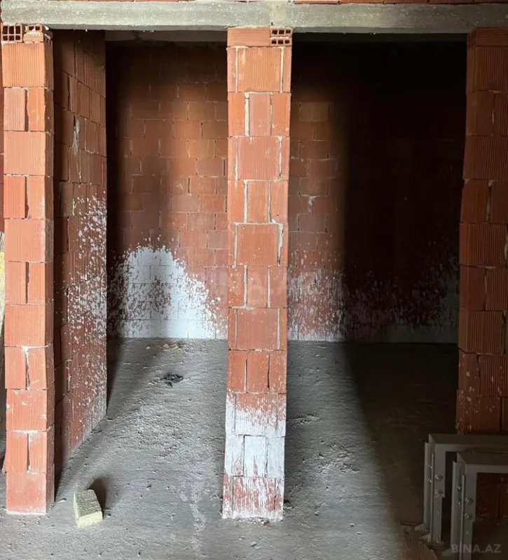 Satılır 3 otaqlı mənzil 174 m²