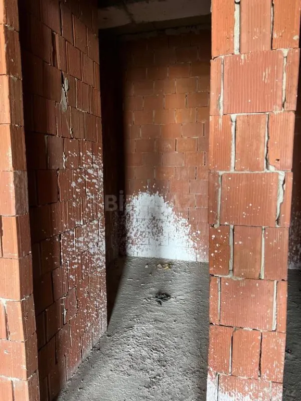 Satılır 3 otaqlı mənzil 174 m²