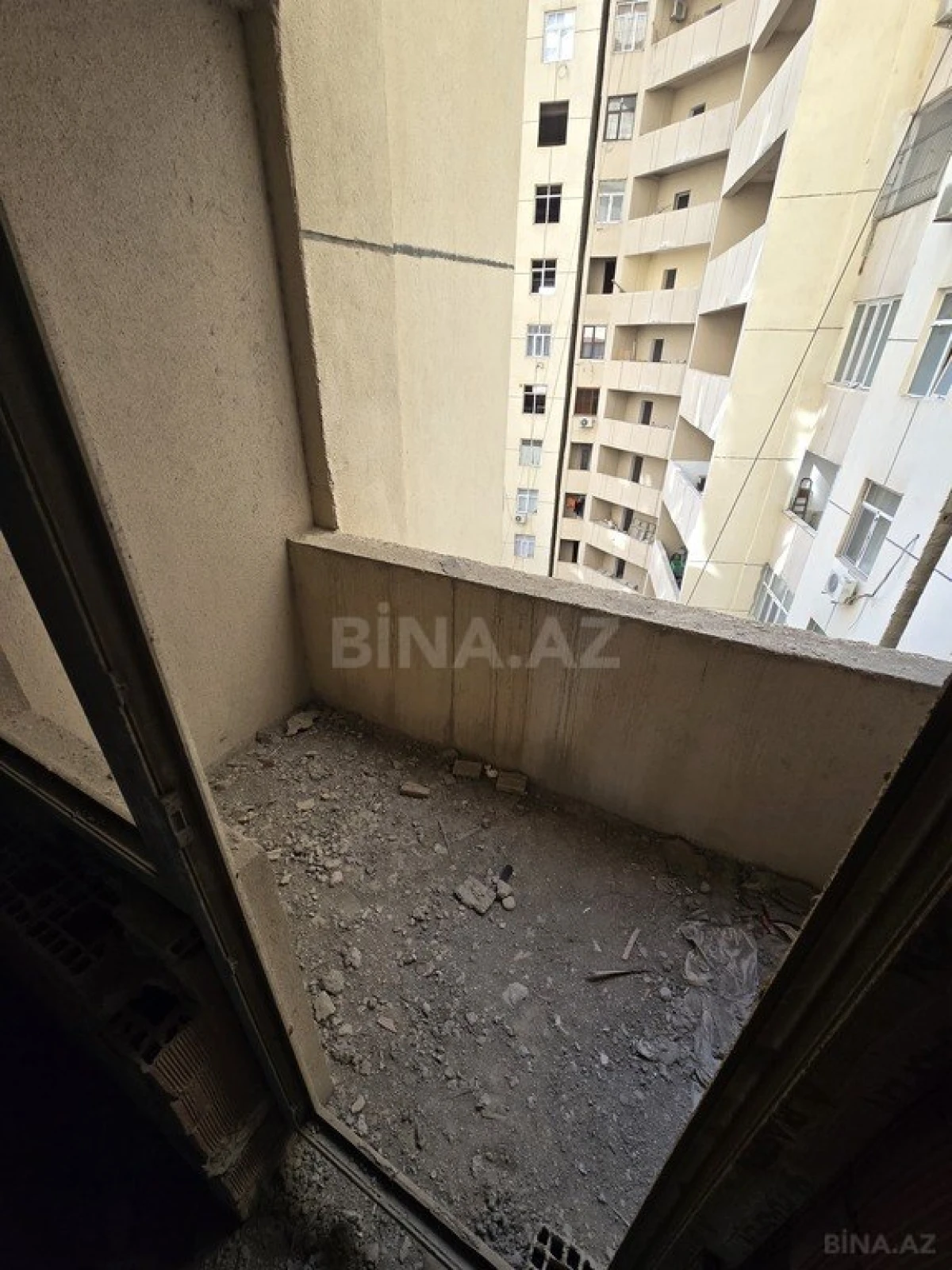 Satılır 2 otaqlı mənzil 82.2 m²