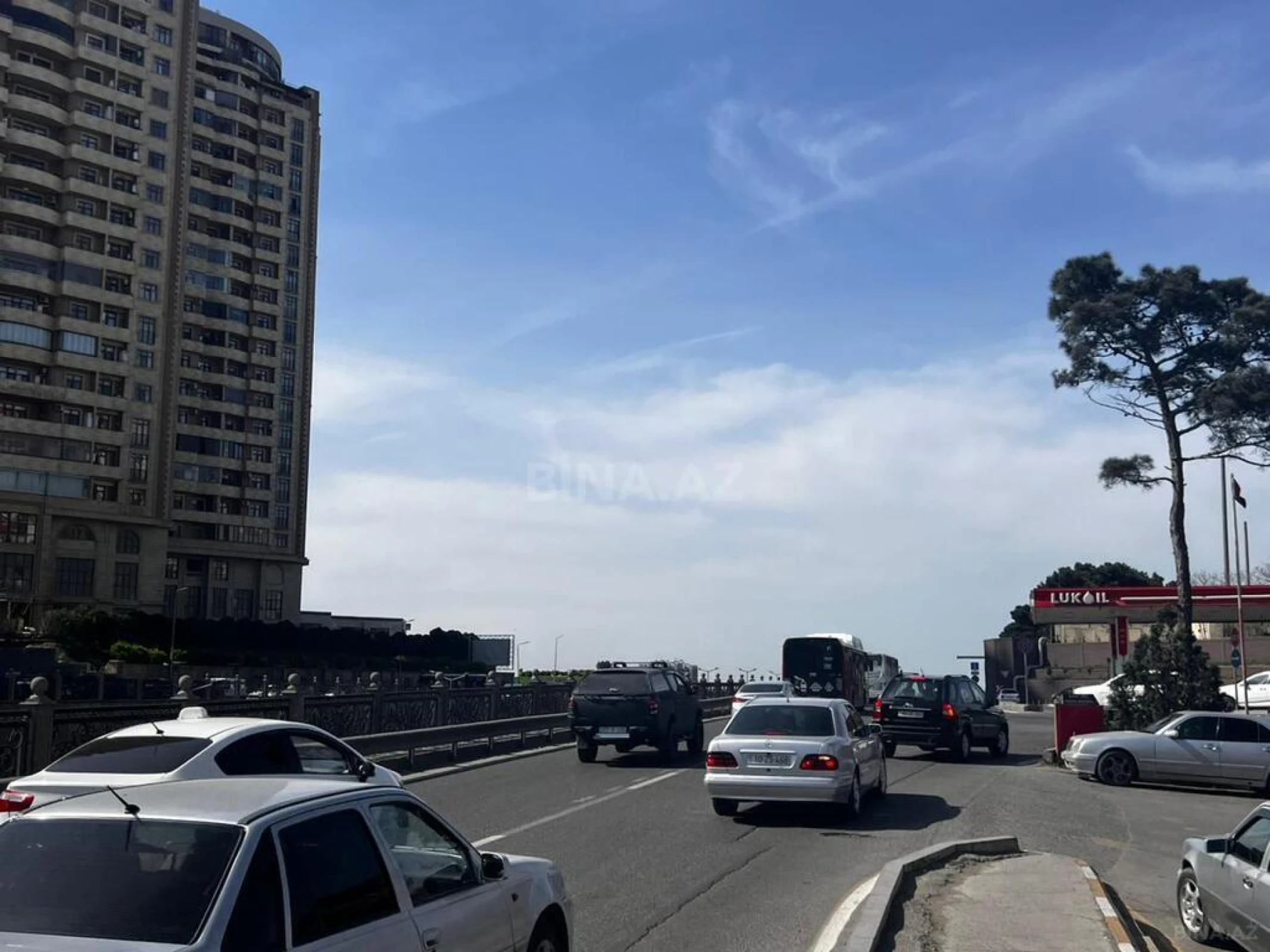 Satılır 2 otaqlı mənzil 82.2 m²