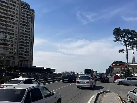 Satılır 2 otaqlı mənzil 82.2 m²