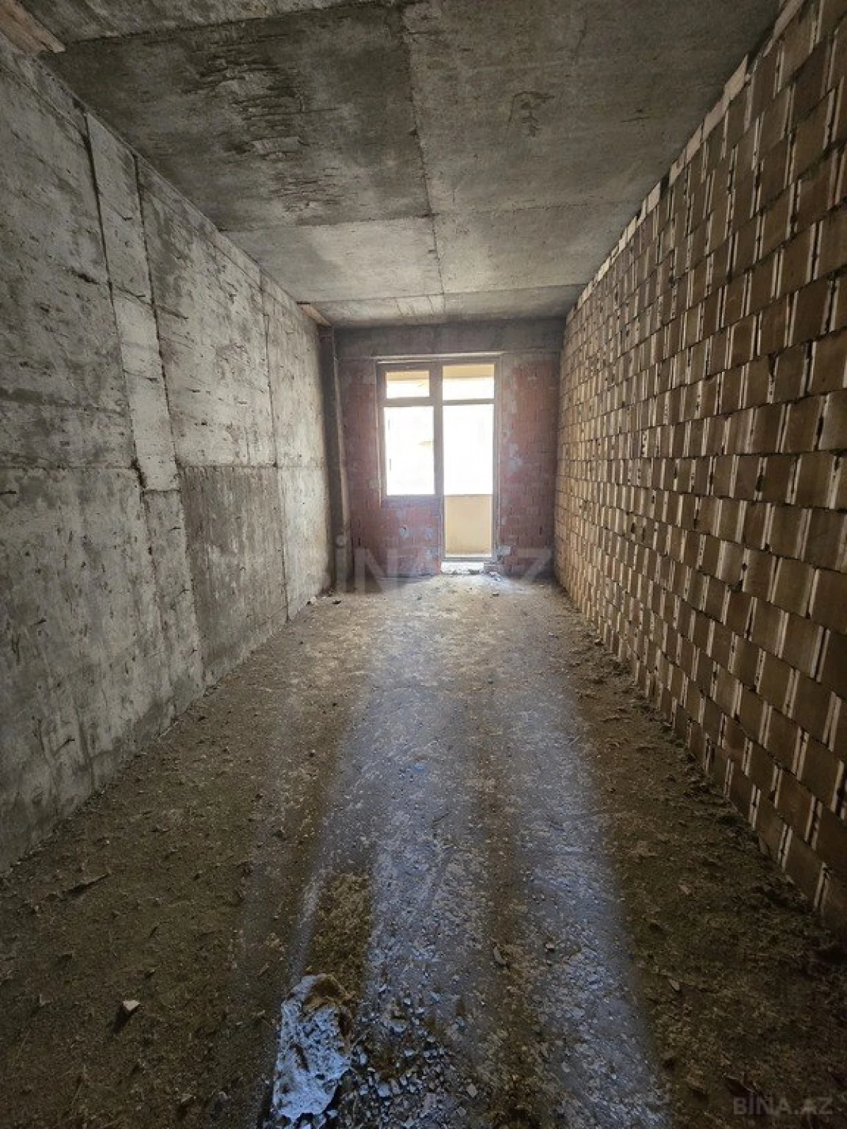 Satılır 2 otaqlı mənzil 82.2 m²