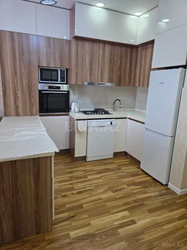 Kirayə verilir 2 otaqlı mənzil 66 m²