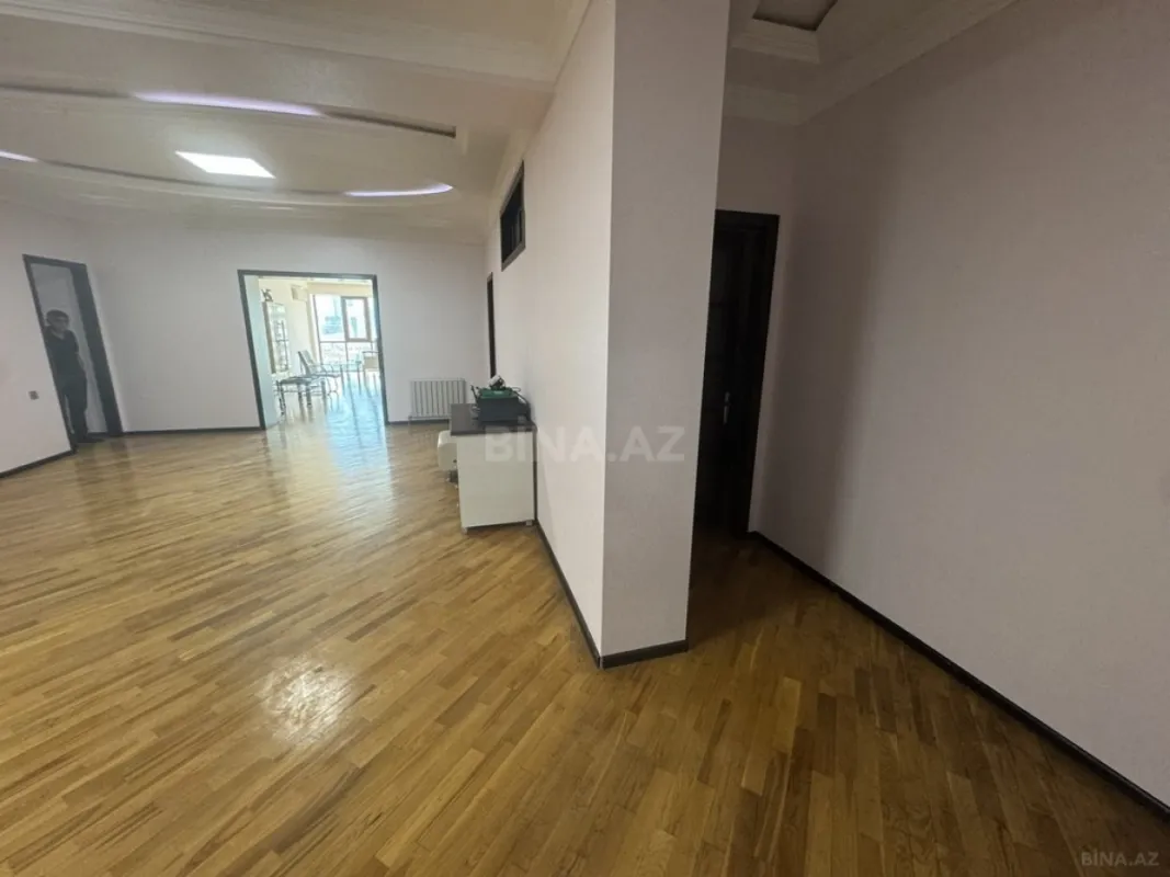 Kirayə verilir 4 otaqlı ofis 250 m²