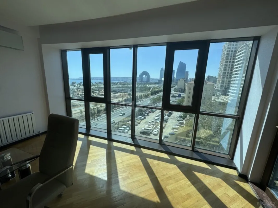 Kirayə verilir 4 otaqlı ofis 250 m²