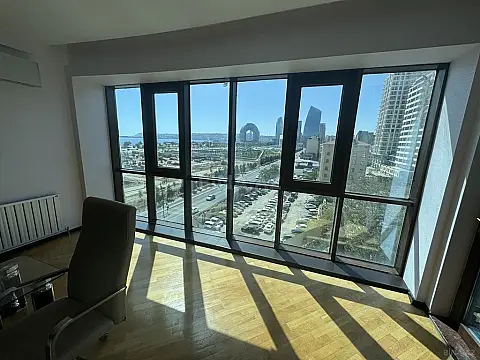 Kirayə verilir 4 otaqlı ofis 250 m²