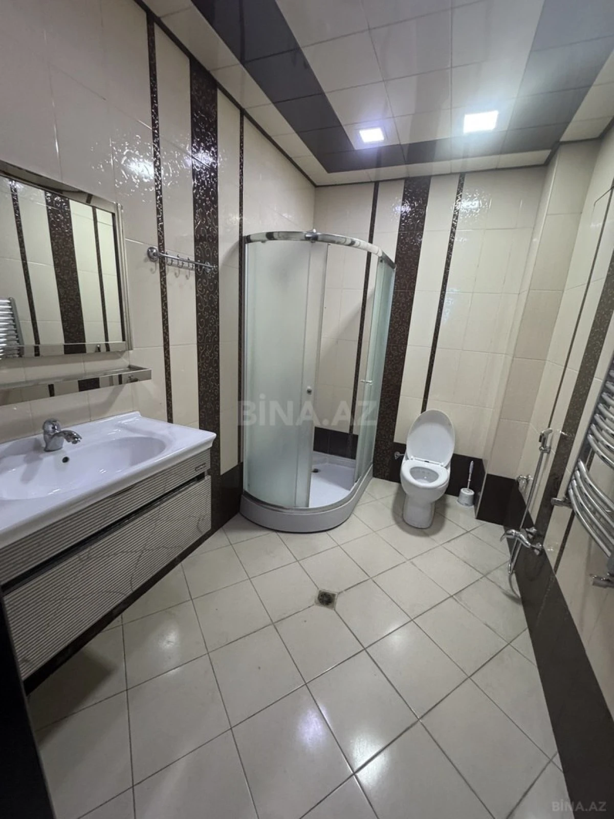 Kirayə verilir 4 otaqlı ofis 250 m²