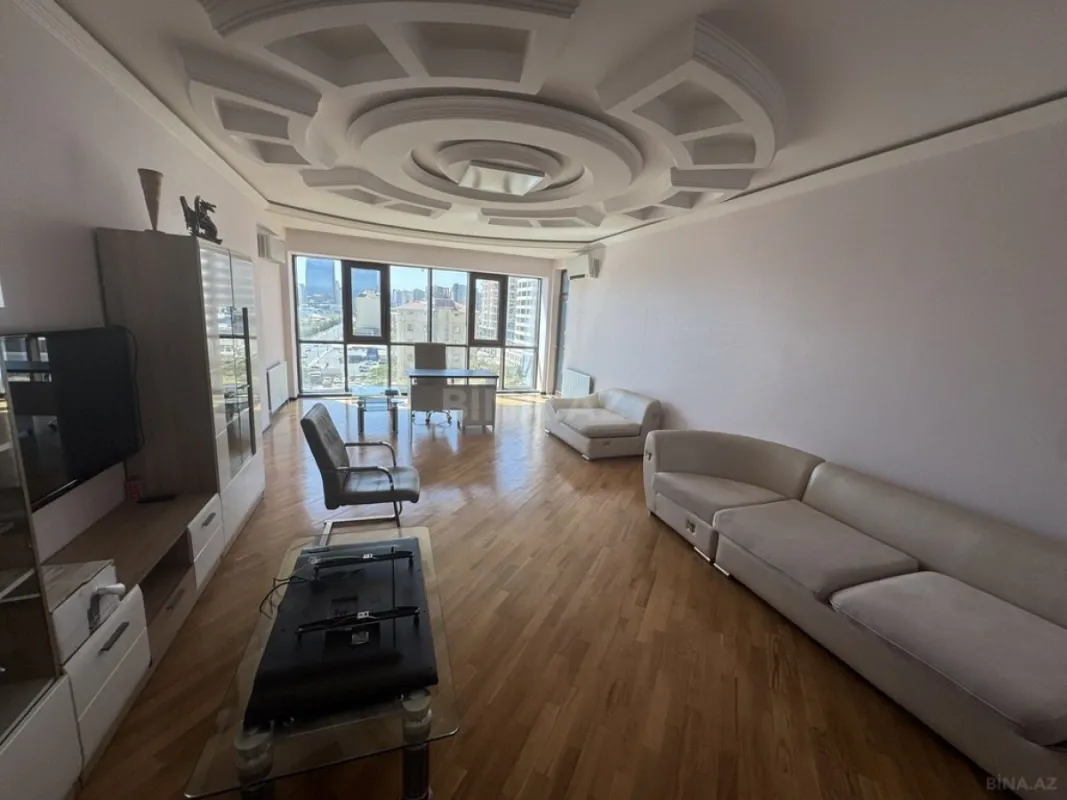 Kirayə verilir 4 otaqlı ofis 250 m²