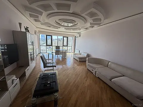 Kirayə verilir 4 otaqlı ofis 250 m²