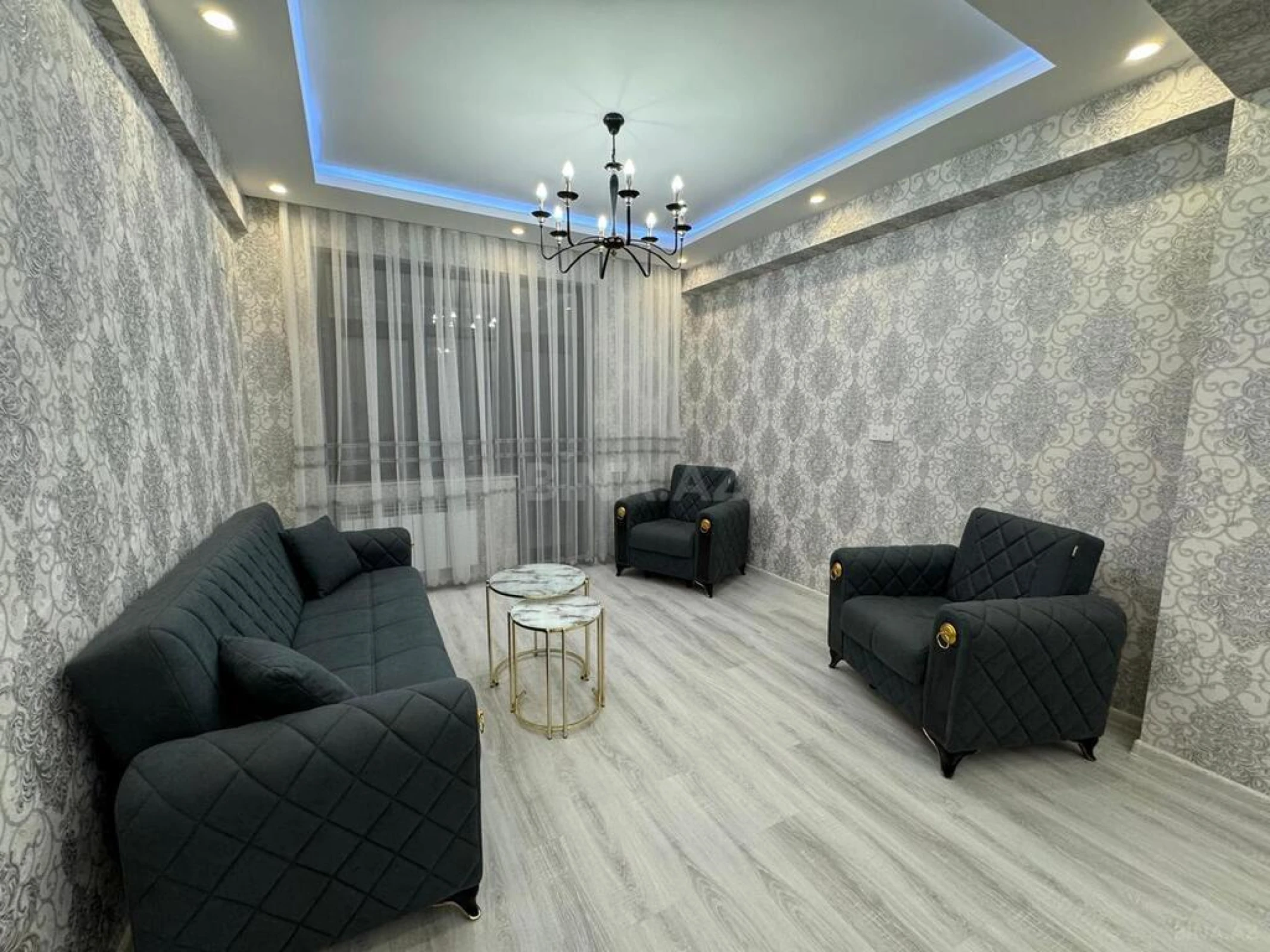 Satılır 3 otaqlı mənzil 134 m²