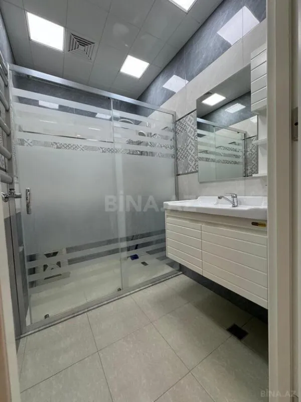 Satılır 3 otaqlı mənzil 134 m²