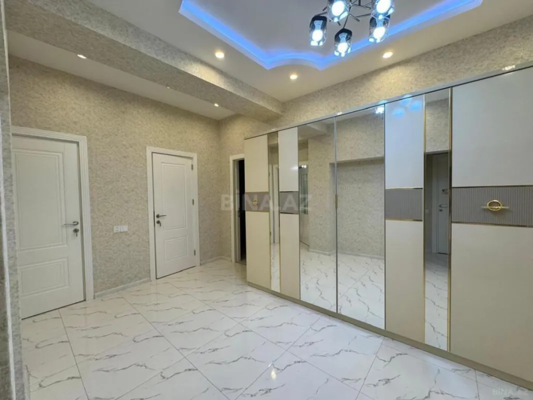 Satılır 3 otaqlı mənzil 134 m²