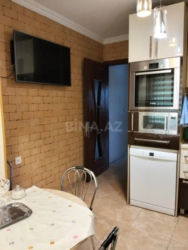 Satılır 5 otaqlı mənzil 125 m²