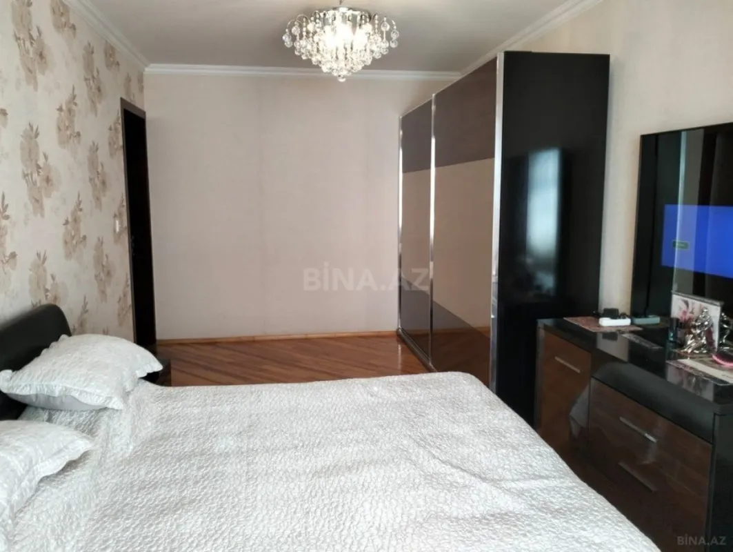 Satılır 5 otaqlı mənzil 125 m²