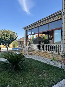 Satılır 6 otaqlı həyət evi 400 m²