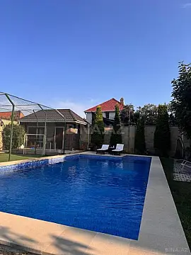 Satılır 6 otaqlı həyət evi 400 m²