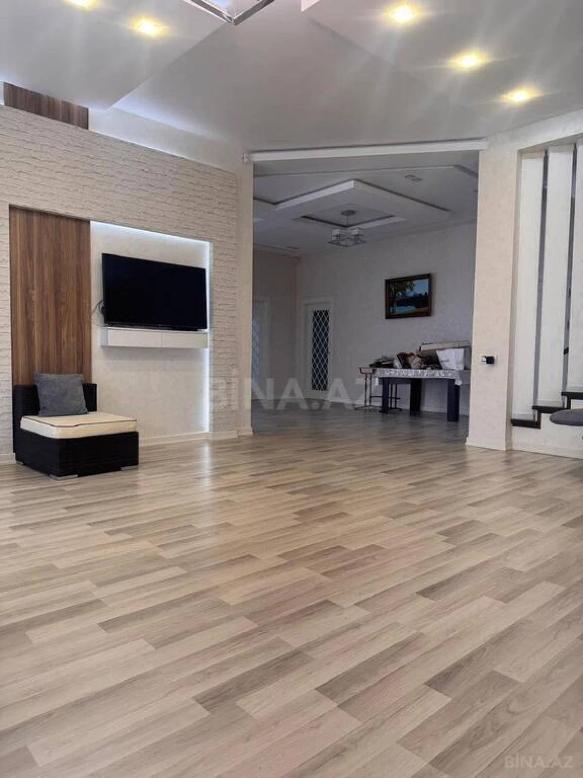 Satılır 6 otaqlı həyət evi 400 m²